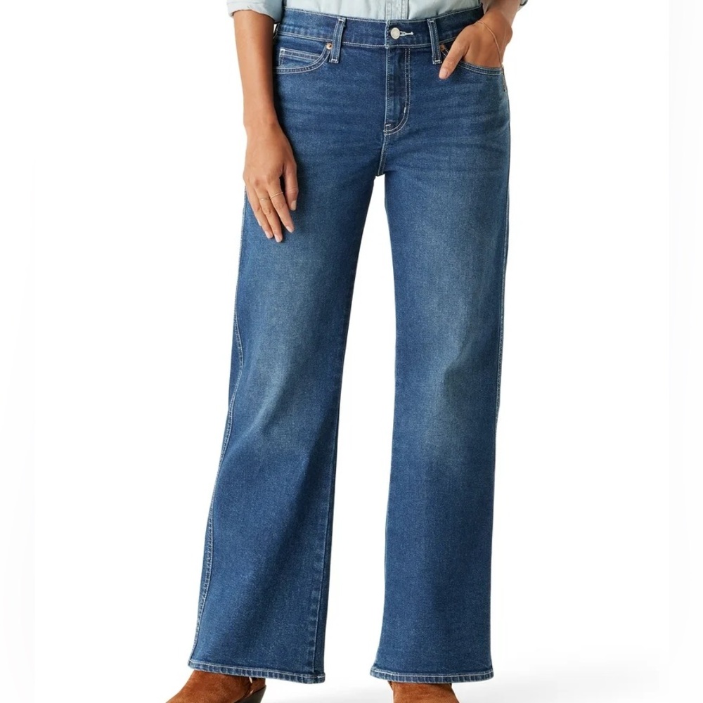 Levi’s Relaxed Bootcut Jeans